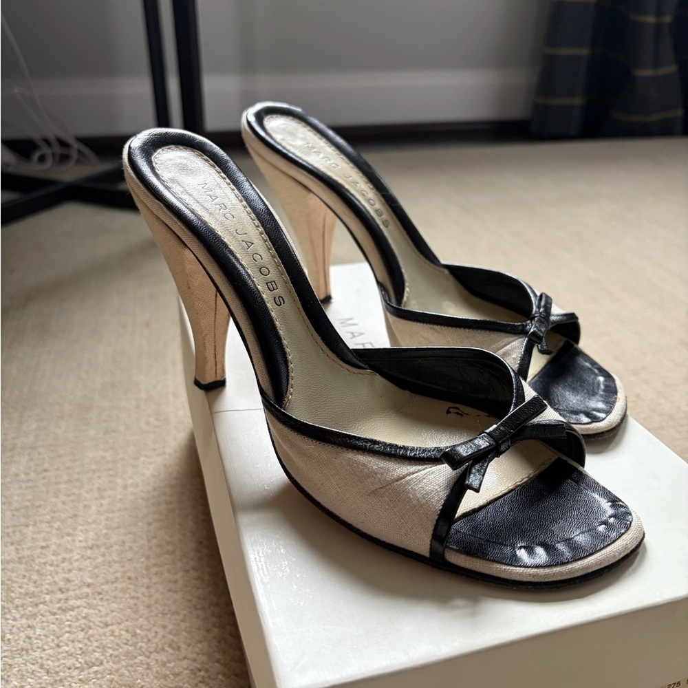 Vintage Marc Jacobs Black and Ivory Open-Toe Heeled Mules